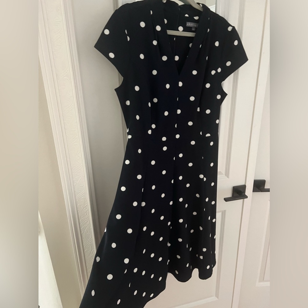 Dress - Picture 3 of 3